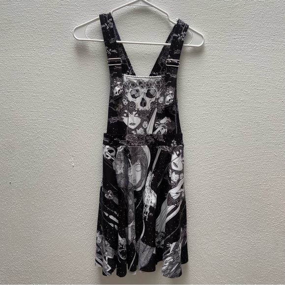 BlackMilk Austen’s Hamlet Apron Dress - Picture 5 of 8